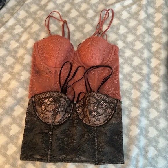 2 Victoria’s Secret sexy lace bustier corset bras 34B - Picture 2 of 13